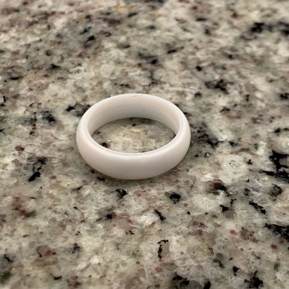 6-pack Silicone Wedding Bands - Picture 3 of 8